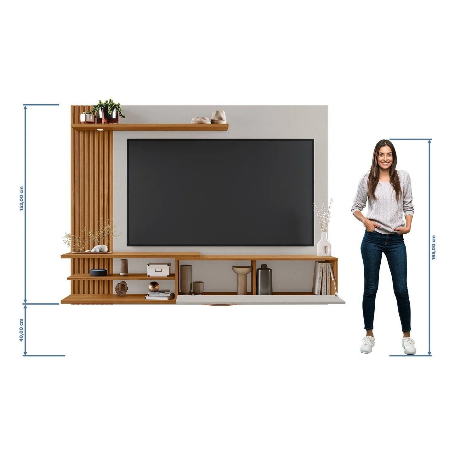 Painel para TV em madeira e branco com medidas de altura e largura ao lado de modelo para comparação