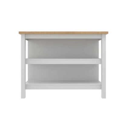 Bancada de cozinha branca com duas prateleiras e tampo de madeira vista frontal