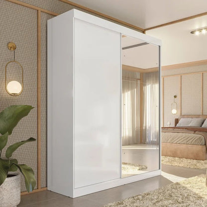 Guarda-roupa branco de casal com 2 portas de correr, espelho amplo e design moderno para quarto.